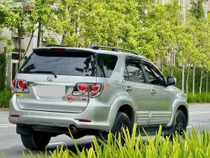 Xe Toyota Fortuner 2.7V 4X2 AT 2016