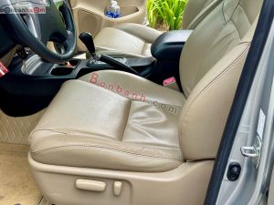 Xe Toyota Fortuner 2.7V 4X2 AT 2016