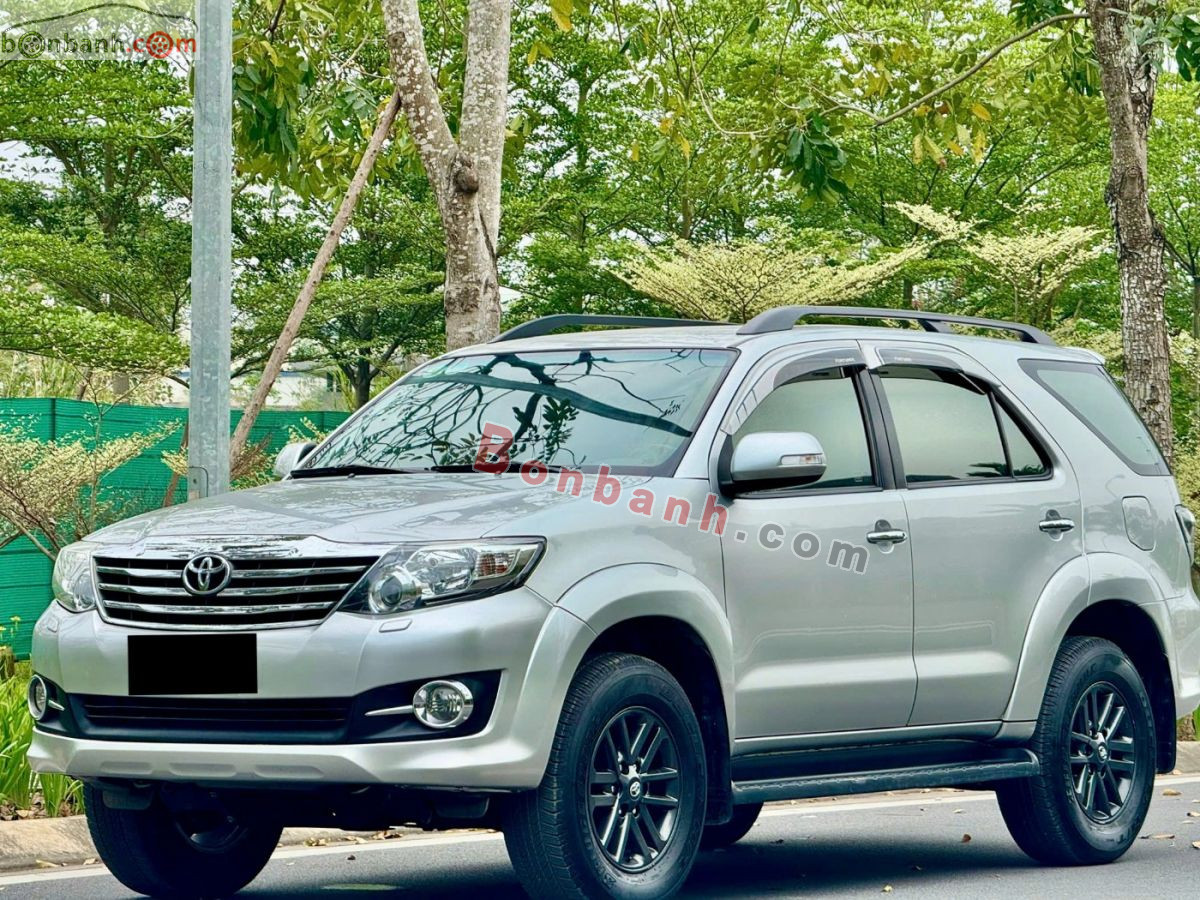 Toyota Fortuner 2.7V 4x4 AT 2015