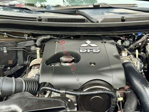 Xe Mitsubishi Triton 4x2 AT 2019